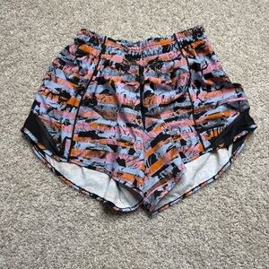 Lululemon Hotty Hot Short II *Long 4"